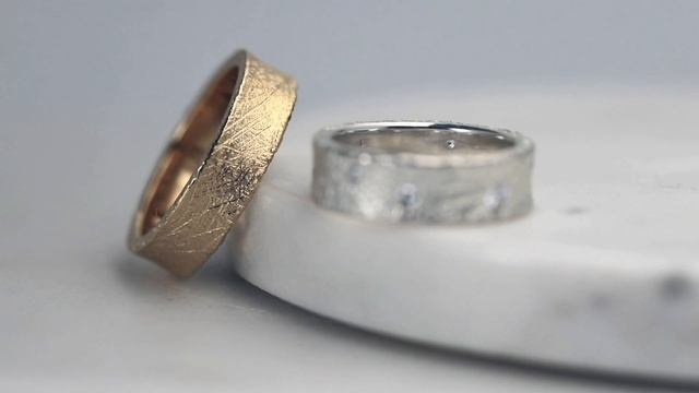 Фактурные обручальные кольца из золота смотреть онлайн