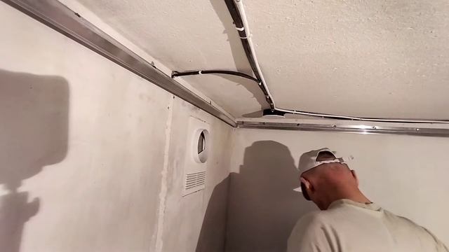 порящий потолок и что бывает из за не правильного замера. смотреть онлайн