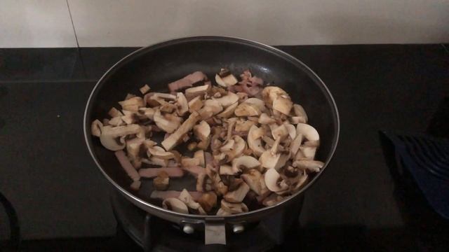 Что приготовить на Бали? Булгур с беконом и грибами в сливочном соусе. смотреть онлайн