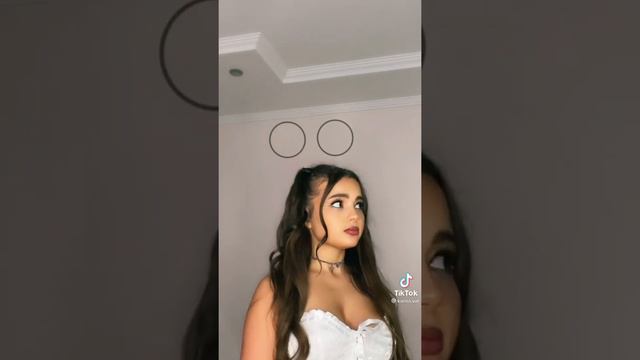 Валя Карнавал ❤ V/S Юля Гаврелина 😍 😱 что случилось?? смотреть онлайн