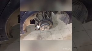 Замена тормозных колодок на Mercedes w211 с системой SBC