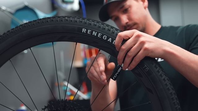 Unboxing - The 2024 Specialized Epic S-Works World Cup