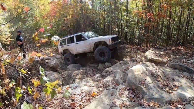 $5,000 XJ vs $5,000 ZJ - Let the Cheap Jeep Battle Begin! - Part 2 смотреть онлайн