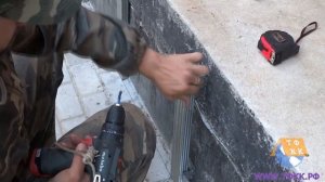 Как обшить фундамент цокольной панелью.