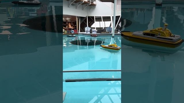 Приём гостей в Париже, развлечения и отдых в Париже - культурная столица Франции смотреть онлайн
