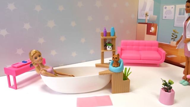 ВСЕ СЕРИИ - Поиграем с Барби - Кэрри и Барби идут на Шоппинг смотреть онлайн