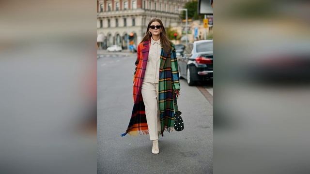 Пальто в клетку с чем носить. Стритстайл / Plaid coat the most stylish outfits. Street style смотреть онлайн