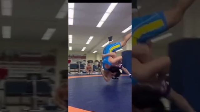 Красивые броски #борец #борьба #прогиб смотреть онлайн