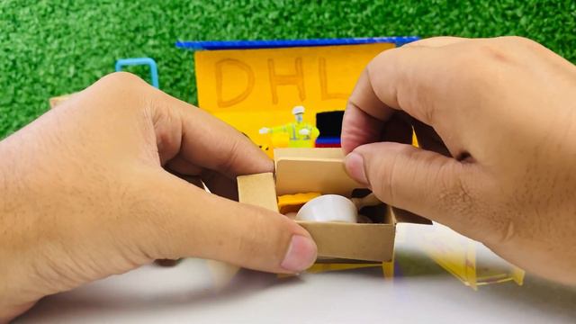 Unboxing of 1:18 Mercedes-Benz Sprinter VAN Mini Diecast Model Car | DHL VAN смотреть онлайн