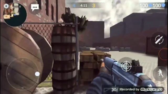 1 на 1 с другом в Critical Ops.