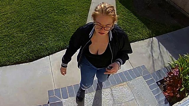 Female Mail & Package Thief. MERCEDES BENZ GLK Coupe. Buena Park, CA. 2/3/2023. ~1:30PM. смотреть онлайн
