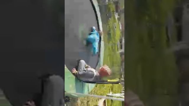 На даче батут смотреть онлайн