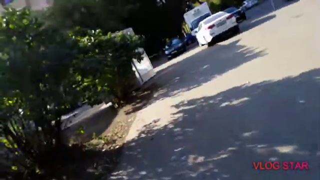 У маей сестрёнки день рождения. Иду покупать ей подарок смотреть онлайн