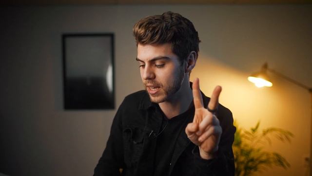 FILMMAKER REACTS TO MUSIC RECOMPOSED BY AI - THE DEATH OF STOCK MUSIC? смотреть онлайн
