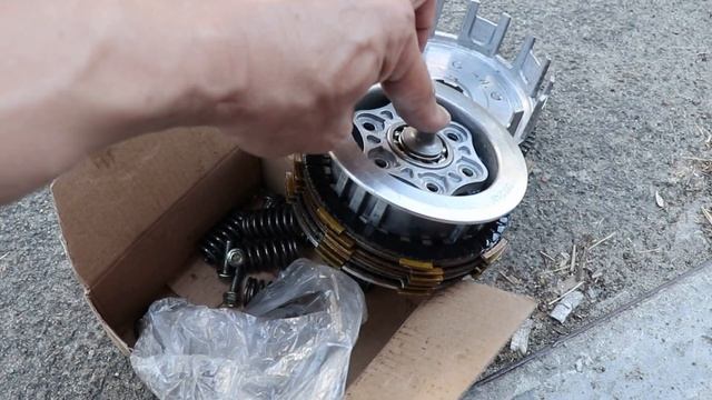 Утренняя гимнастика и на что обращать внимание при замене сцепления на мотоцикле Спарк СП200Р смотреть онлайн