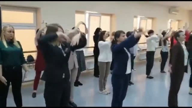 Зарядка коллектива МАУ ДО "Межшкольный эстетический центр" города Краснодара смотреть онлайн