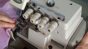 Самая простая обработка горловины трикотажного платья, блузы или майки. Справится даже новичок