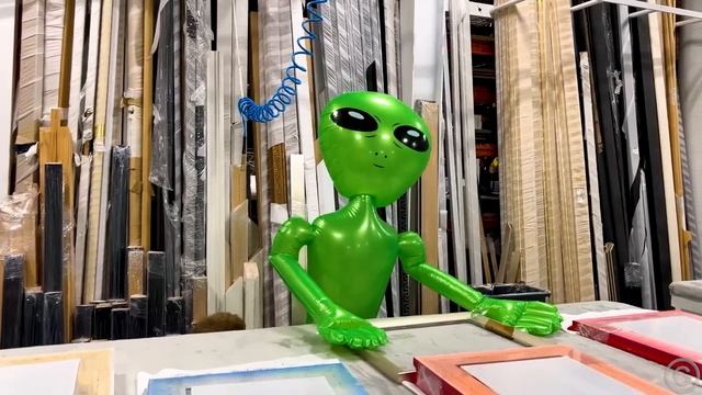 Настя учится рисовать у известного художника Ромеро Бритто. смотреть онлайн