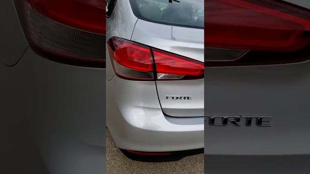 2017 KIA Forte LX смотреть онлайн