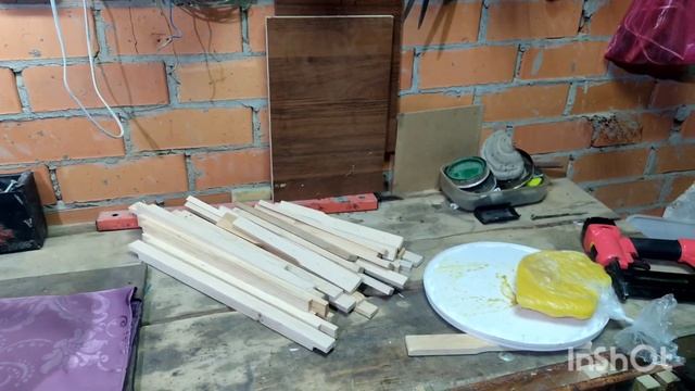 А чем вы кормите своих пчел? Простое и качественное сбивание рамок! смотреть онлайн