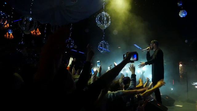 Ярмак - Вставай . Концертное видео. Болеро смотреть онлайн