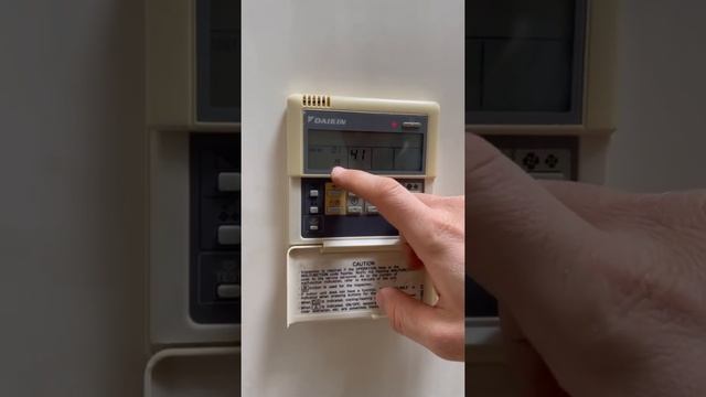 Пульт управления Daikin BRC1D52 температурные датчики (наличие фреона) смотреть онлайн