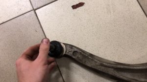 Замена сайлентблоков рычагов передней подвески Audi A4 B8