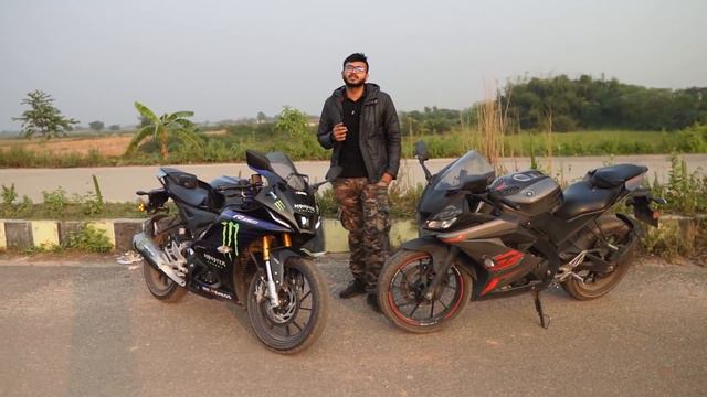 R15 V4 vs R15 V3 Walkaround Comparison - Next Gear смотреть онлайн