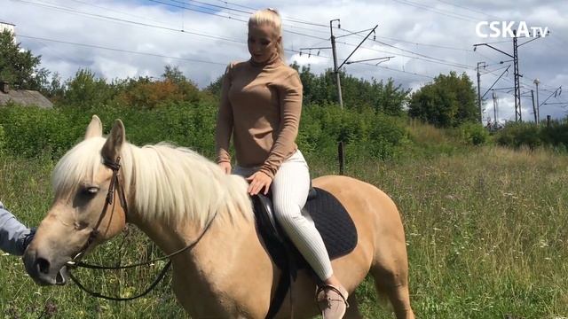 Ход конем. Знакомство игроков ЦСКА с талисманами клуба смотреть онлайн