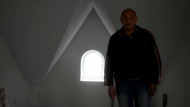 Сложный монтаж тканевых натяжных потолков Descor в загородном доме смотреть онлайн