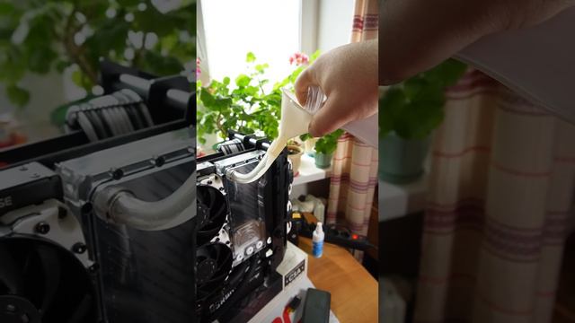 Компьютер Работает на МОЛОКЕ