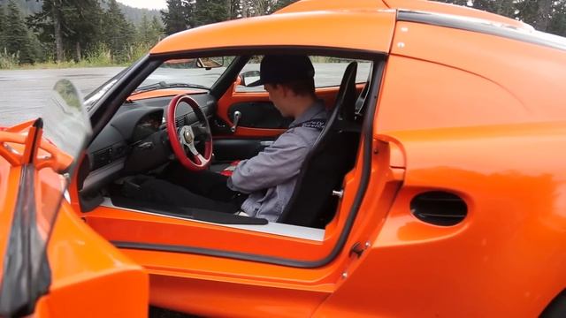 This Ultra Rare Lotus Exige S1 Redefines What I Thought Was Hardcore смотреть онлайн
