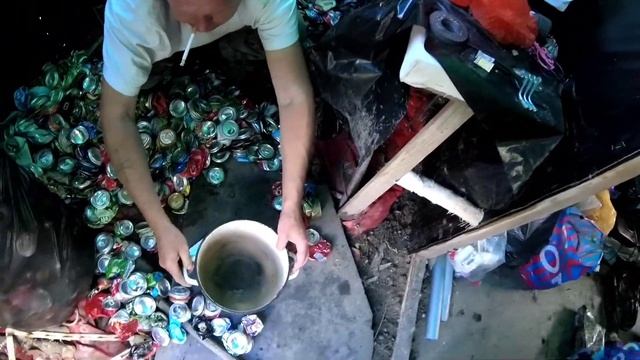 Наводим порядок в палатке и взвешиваем запасы цветного металла. смотреть онлайн