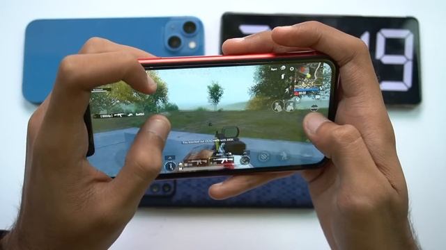 iPhone 13 and iPhone 11 vs Mi 10T Extreme Pubg Test | Last Phone Standing ? смотреть онлайн