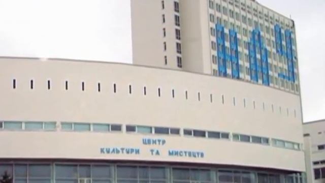 Елка рекламирует НАУ г.Киев