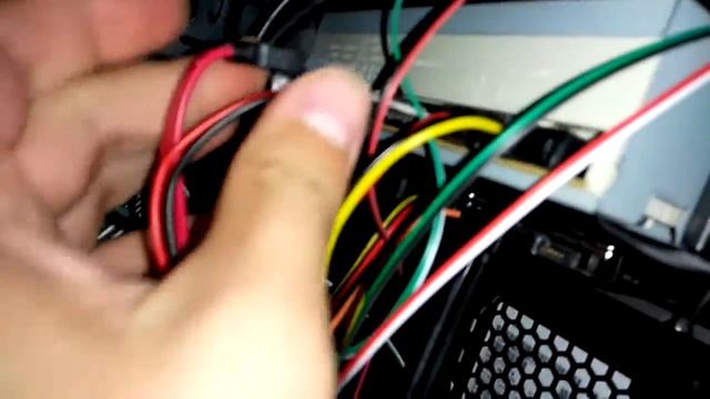 Подключение IDE DVD-ROM к порту SATA через переходник смотреть онлайн