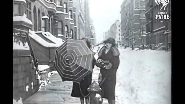 [4K,50fps] Mobile phones 100 years ago? смотреть онлайн