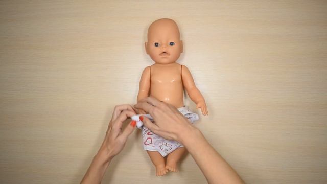Baby Born doll примеряет боди и ложится спать Видео для детей смотреть онлайн