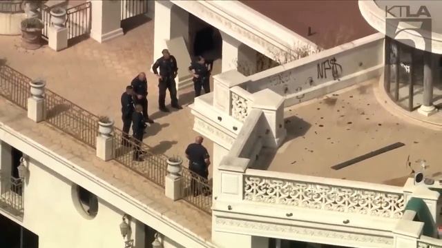 Police called to mansion in Hollywood Hills смотреть онлайн