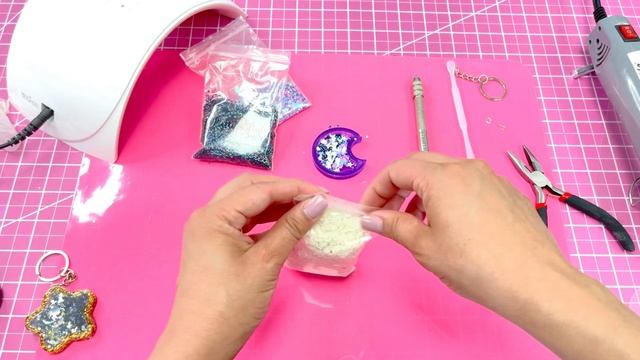 Epoxy Shaker Keychain Tutorial | How to Make a Resin Shaker Keychain | Resin Keychain Tutorial смотреть онлайн