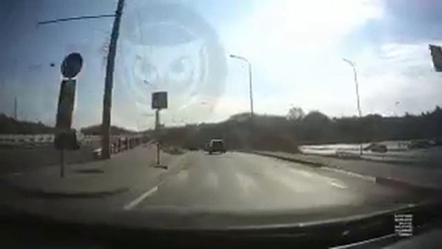 Таксист в Пензе едет по встречке смотреть онлайн