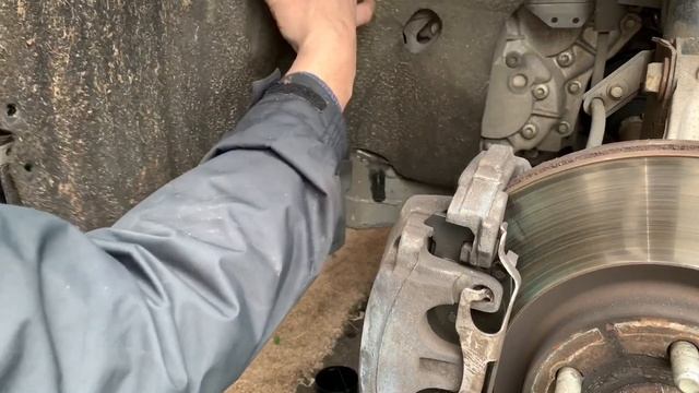 Ford Edge PowerShift Oil and Filter service - Kuga, Smax and Galaxy смотреть онлайн