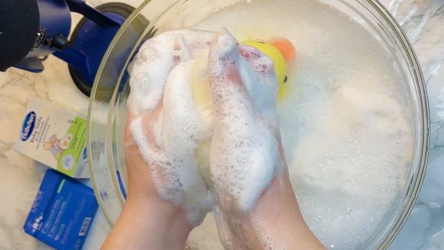 Baby soap Uriage & Bübchen | Soap ASMR sounds смотреть онлайн