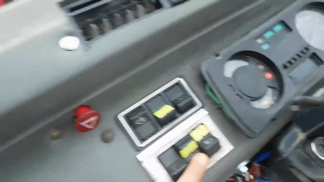 Панель приборів і капот мототрактора смотреть онлайн