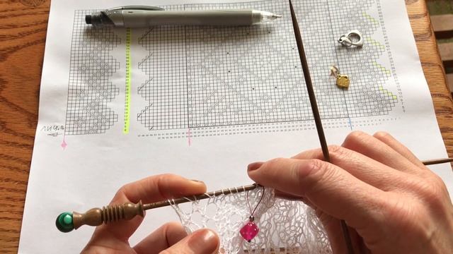 Паутинка-миниатюра. Часть 3. Тело и боковые зубцы. смотреть онлайн