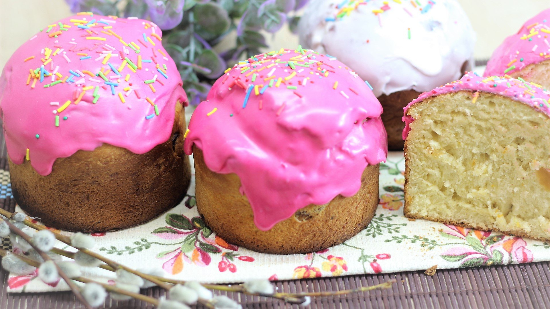 Кулич из дрожжевого теста?Приятного просмотра. смотреть онлайн