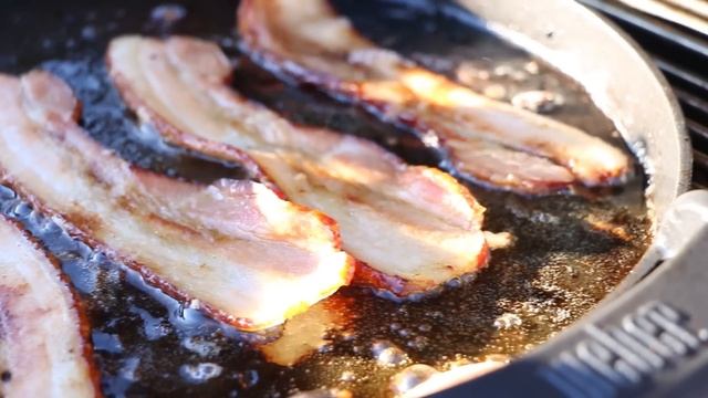 Weber Griddle Burgers | Burgers On The Weber Gourmet BBQ System Griddle смотреть онлайн