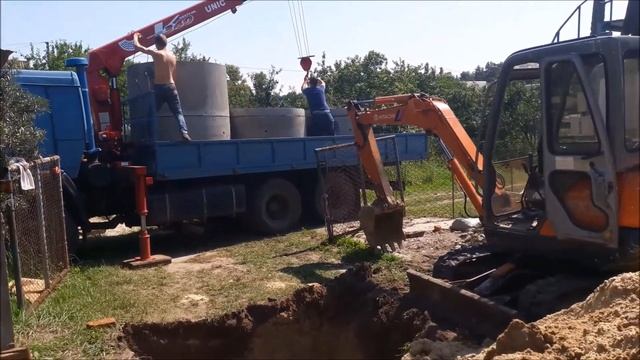 Капаем выгребную яму, делаем канализацию на даче!!! смотреть онлайн