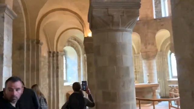 The White Tower in Tower of London. Armory, Shields, Swords. - London UK - ECTV смотреть онлайн