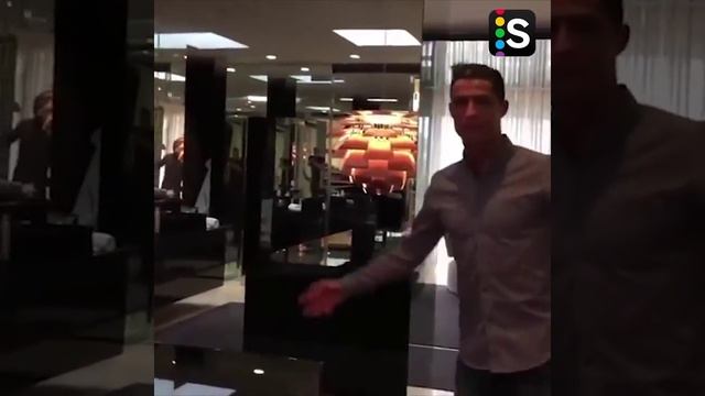 Дом, в котором живет Криштиану Роналду смотреть онлайн